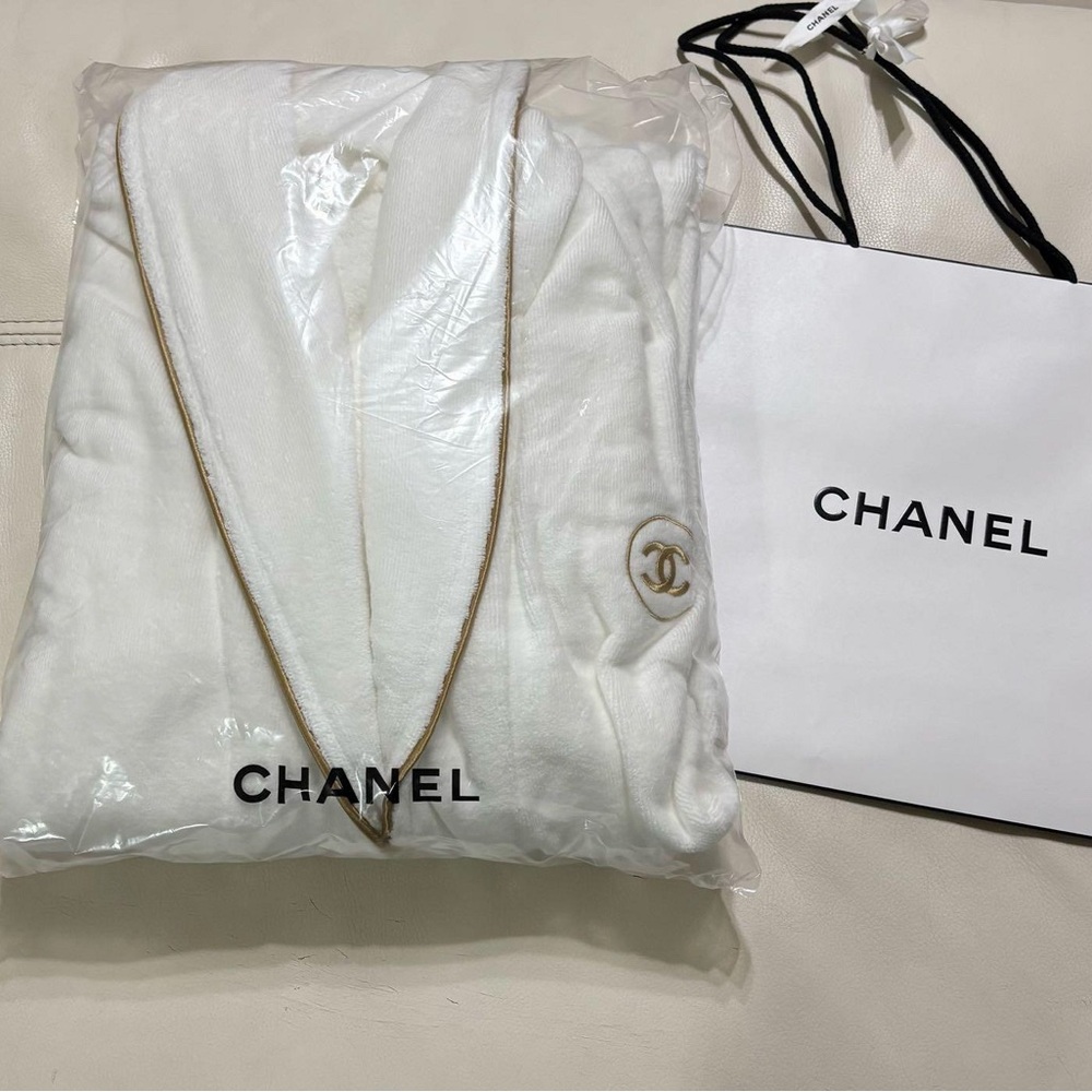 SOLD! Back in Jan 2027, AUTH CHANEL  White Gold Bath Robe Lounge Sleepwear NEW